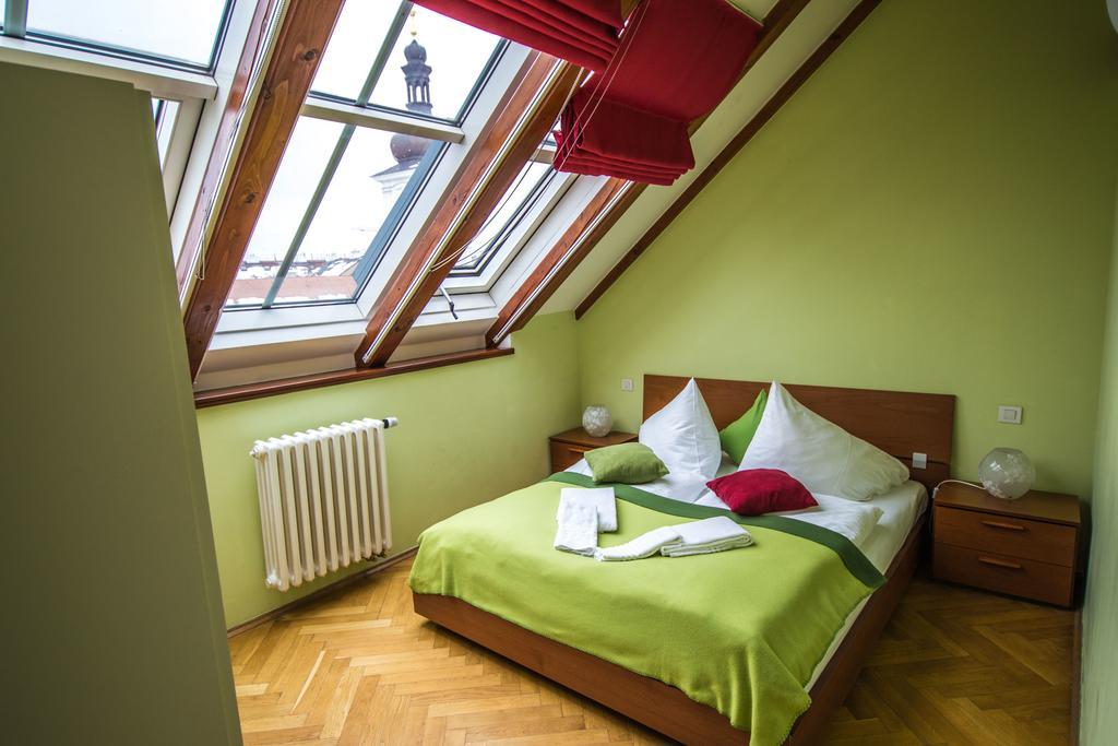 Apartament Ruterra Red Roofs View With Garage Praga Zewnętrze zdjęcie